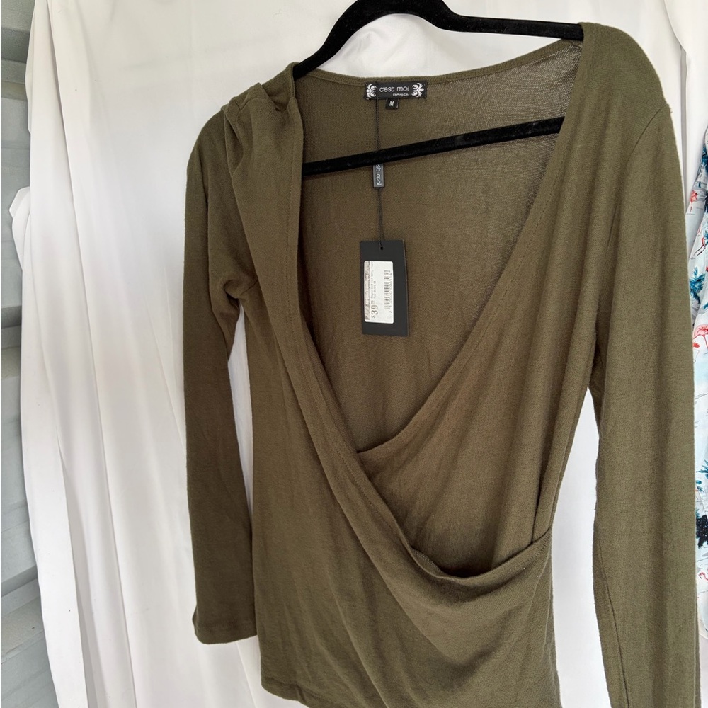 Green Wrap-Style V-Neck Long Sleeve Top